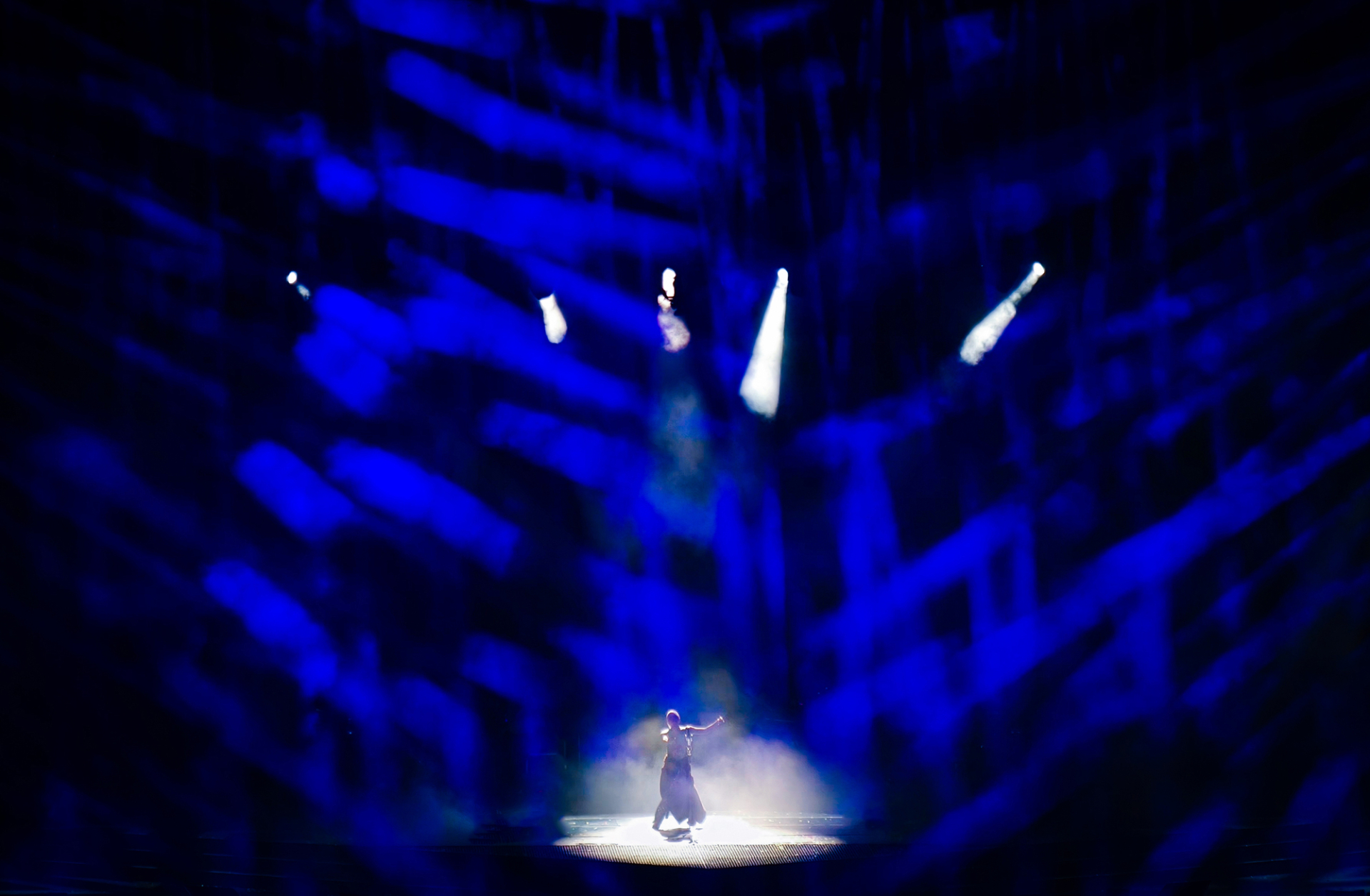 Vì sao fan không thể “move on” khỏi G-DRAGON 2025 WORLD TOUR [Übermensch] in Hanoi, presented by VPBank - ảnh 2