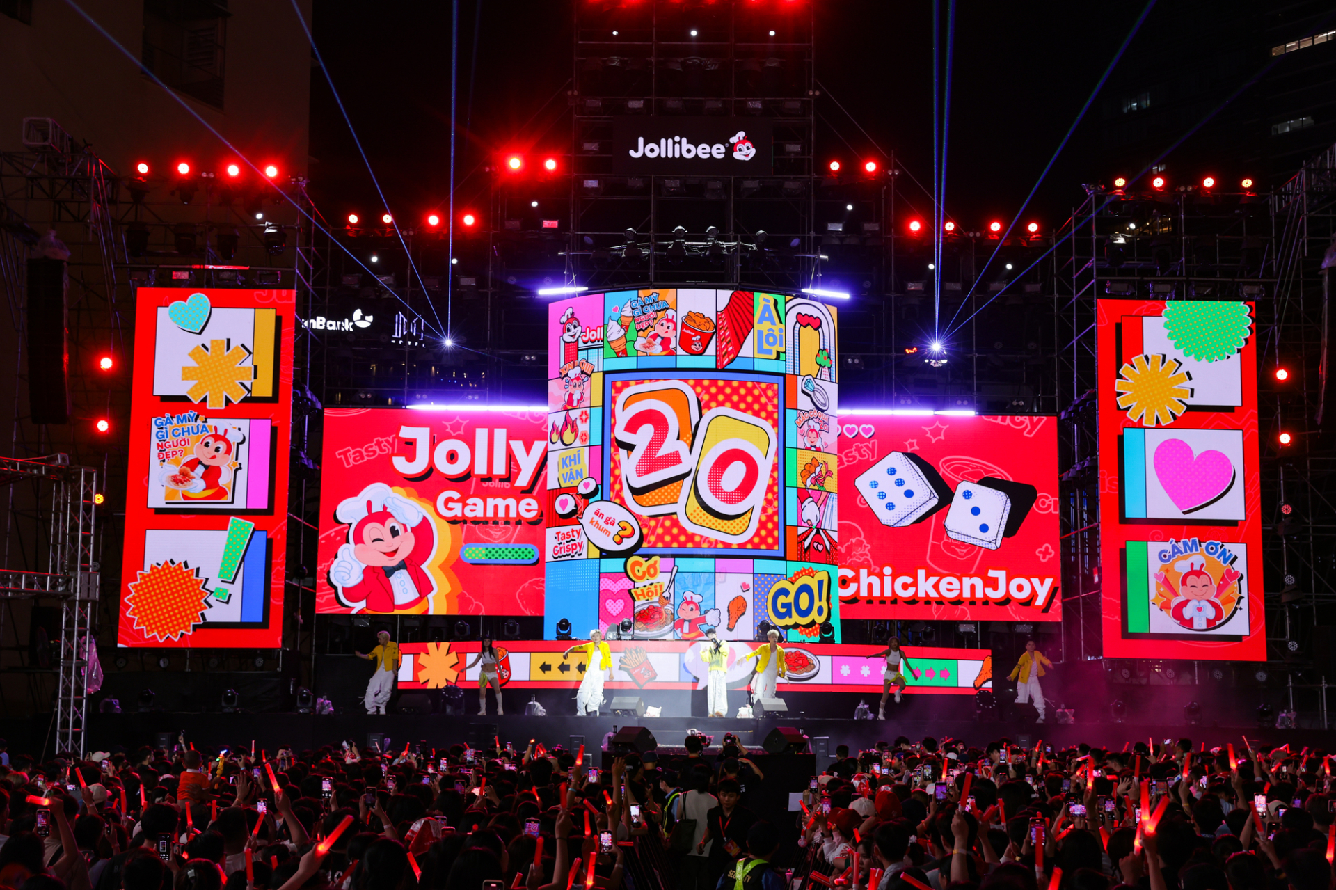 Gen Z quẩy hết mình cùng Mỹ Tâm, RHYDER, Hoàng Dũng... trong tiệc sinh nhật 20 năm của Jollibee Việt Nam - ảnh 1