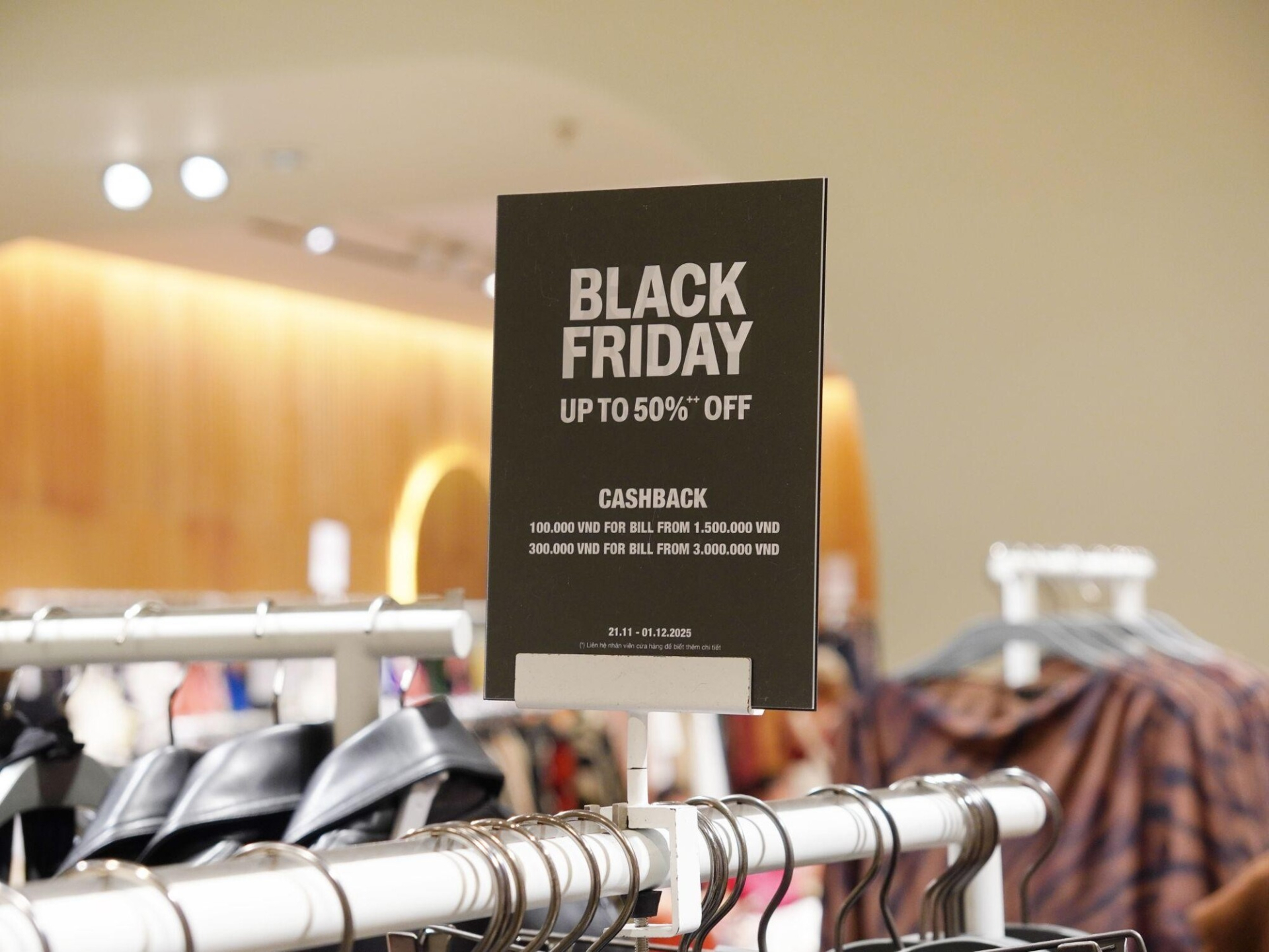 Top Các Dịp Sale Lớn Cuối Nam Mà Bạn Không Thể Bỏ Lỡ! Top1: ACFC Black Friday Sale - ảnh 11