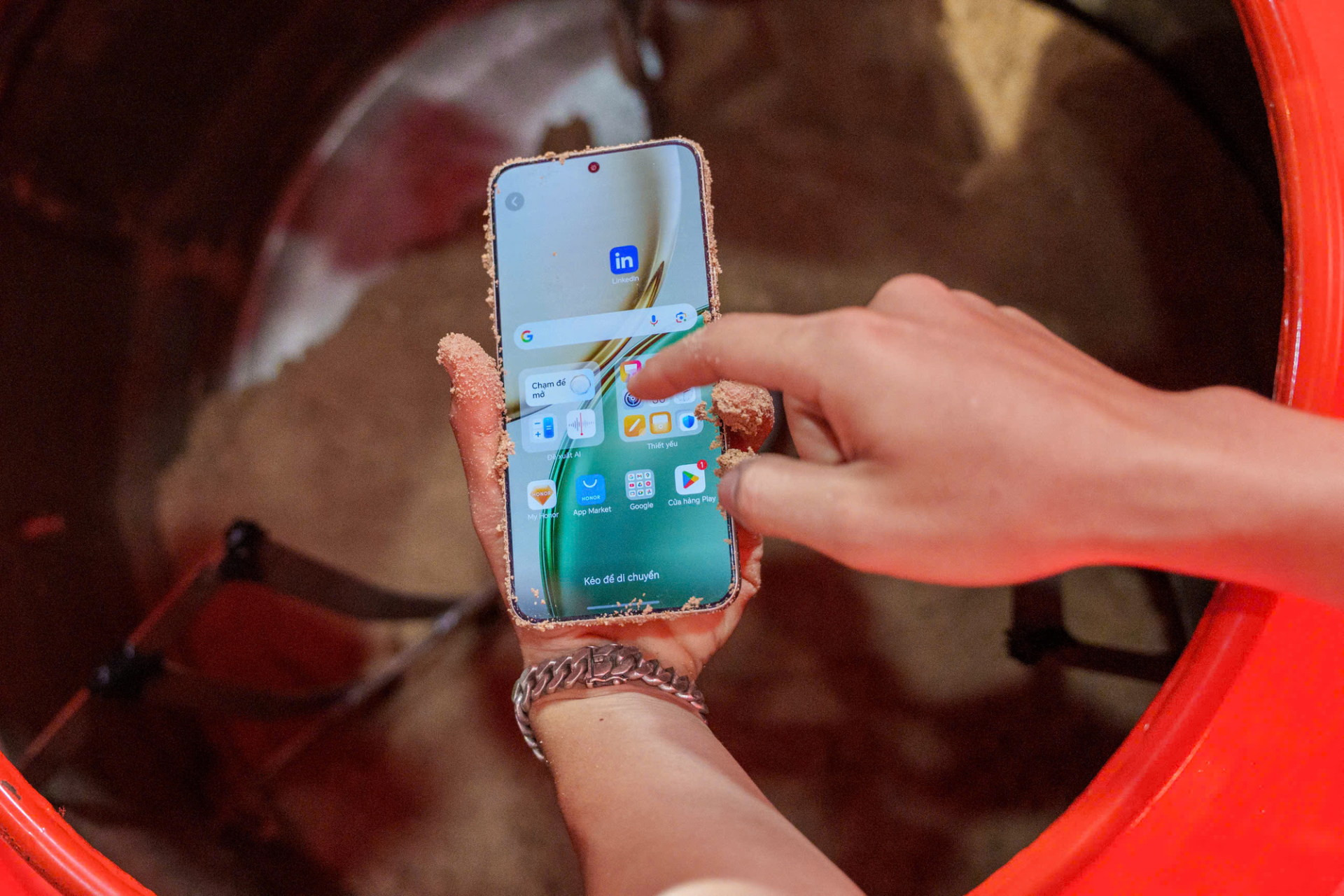 Phố đi bộ Nguyễn Huệ bùng nổ đêm ra mắt HONOR X9d: Chiến binh 'bền bất bại', pin 8.300 mAh dẫn đầu ngành - ảnh 2