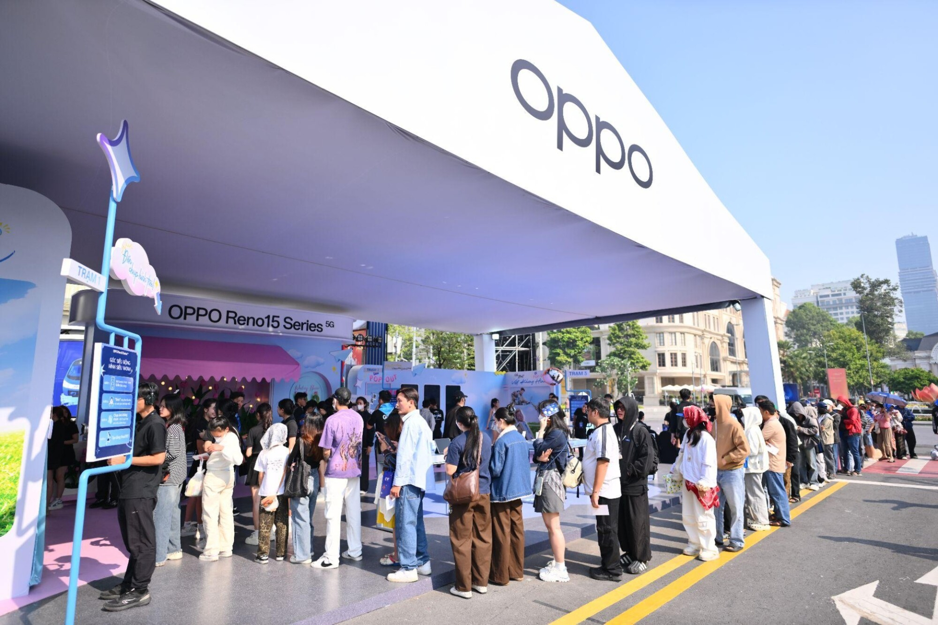 Sự kiện ra mắt OPPO Reno15 Series bùng nổ giữa không gian âm nhạc Mưa Sao Băng cùng Sơn Tùng M-TP và các nghệ sĩ - ảnh 1