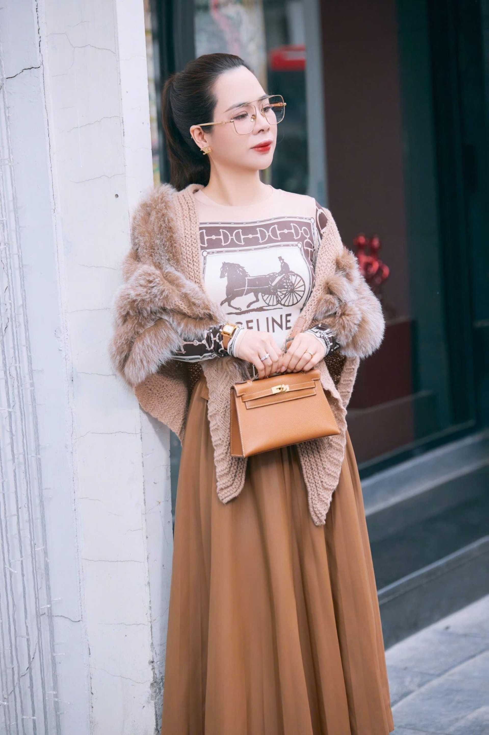 Gu thời trang thanh lịch của nữ doanh nhân Tuấn Hương - ảnh 1