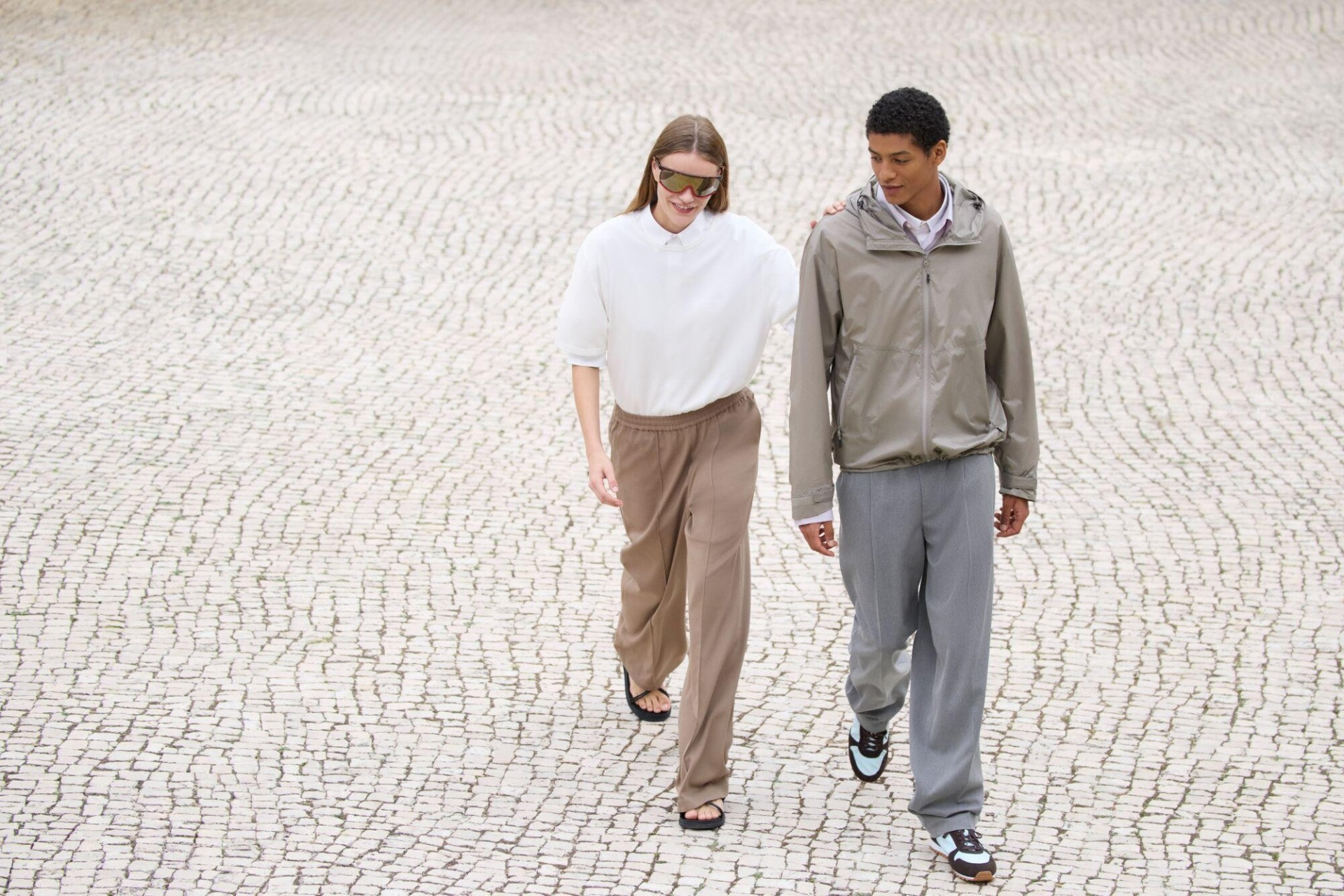 Bộ Sưu Tập mới nhất của Clare Waight Keller chính thức “lên kệ” ngày 6 tháng 2 - ảnh 1