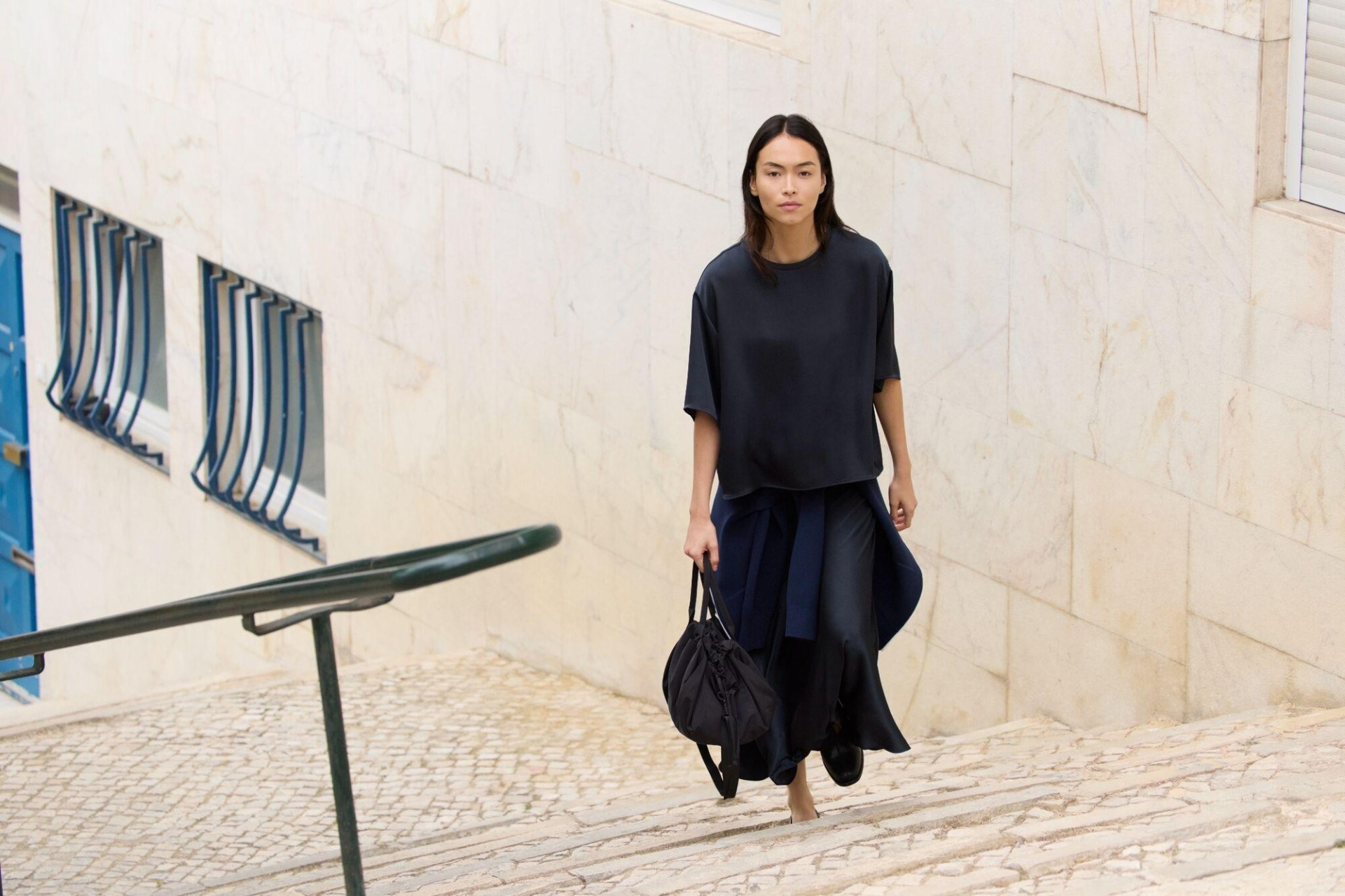 Bộ Sưu Tập mới nhất của Clare Waight Keller chính thức “lên kệ” ngày 6 tháng 2 - ảnh 3