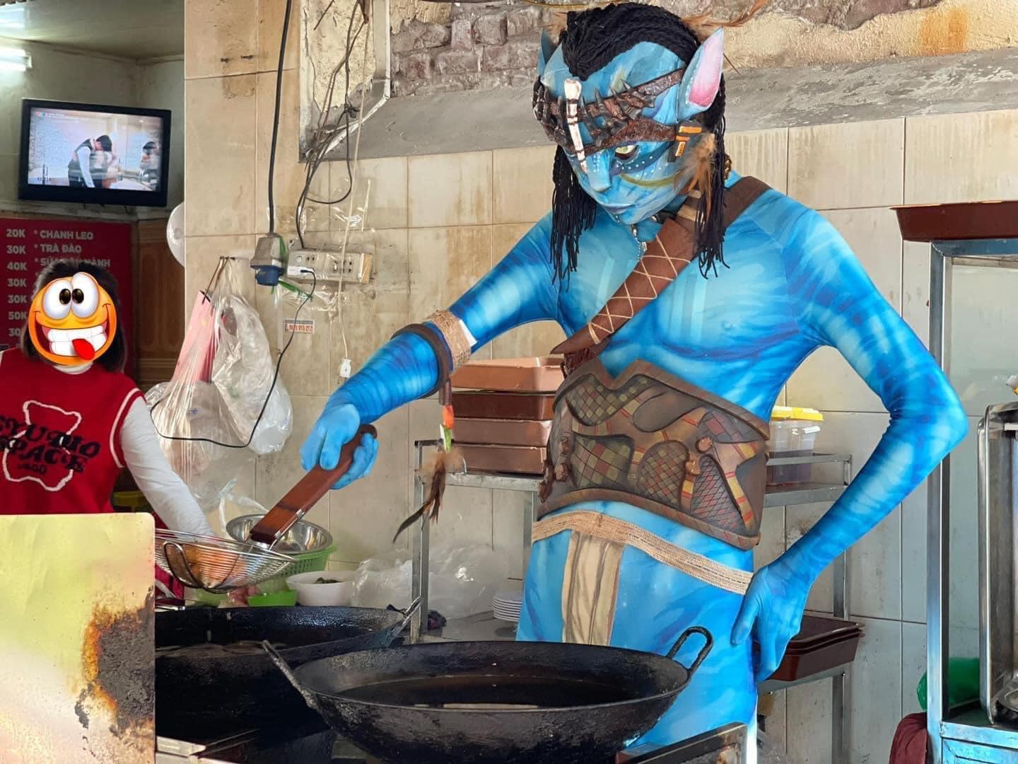 Lan truyền hình ảnh nhân vật trong 'Avatar' xuất hiện trên đường phố Việt Nam khiến CĐM dở khóc dở cười - ảnh 3