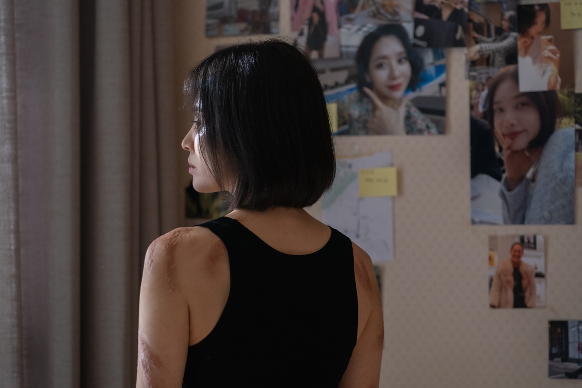 Hé lộ hình ảnh hậu trường của 'Vinh quang trong thù hận', nhan sắc tuổi 40 của Song Hye Kyo được khen ngợi - ảnh 5