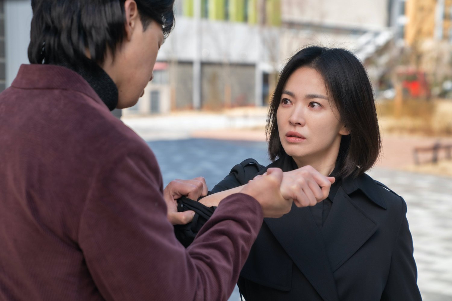 Hé lộ hình ảnh hậu trường của 'Vinh quang trong thù hận', nhan sắc tuổi 40 của Song Hye Kyo được khen ngợi - ảnh 3