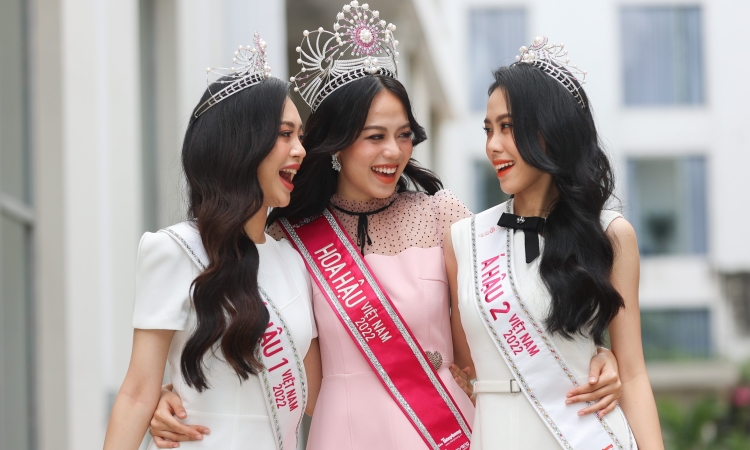 Top 3 Hoa hậu Việt Nam 2022 nói về những tranh cãi nhan sắc, Hoa hậu Thanh Thủy lên tiếng về tin đồn tình cảm - ảnh 6