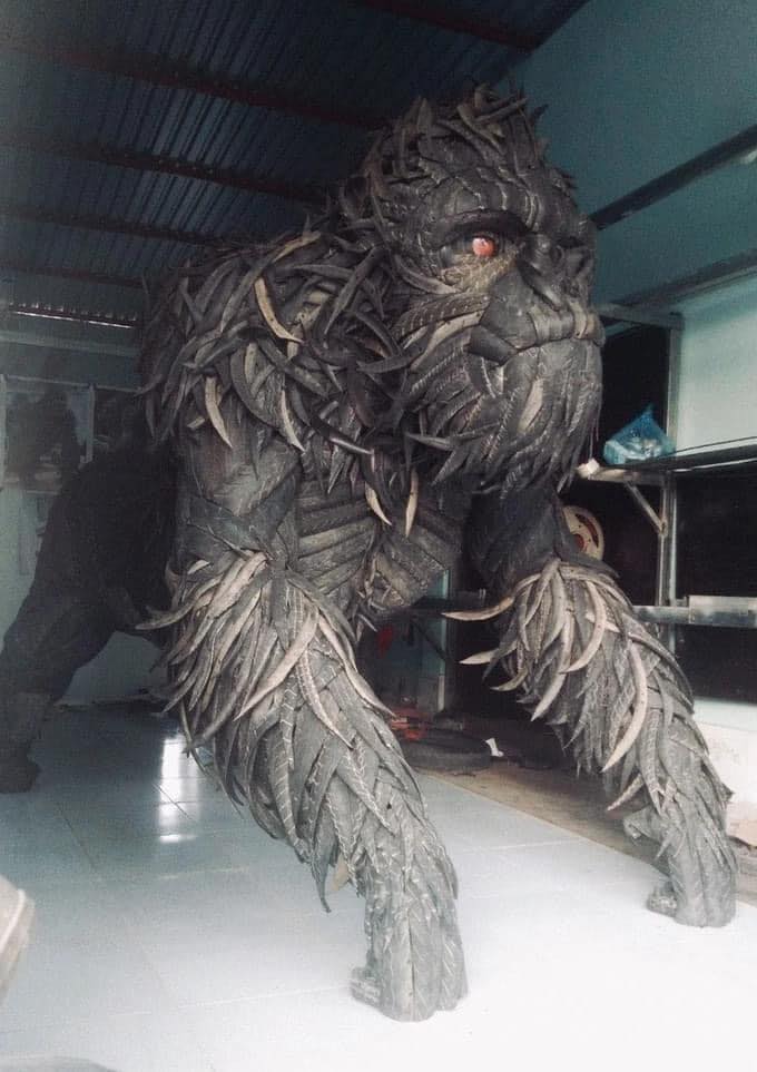 Mô hình King Kong làm từ lốp xe cũ được bán với giá 65 triệu đồng - ảnh 3