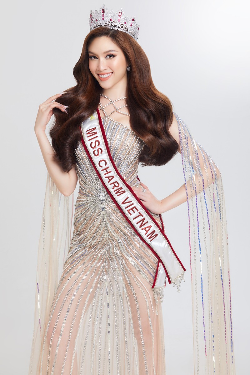 'Nhường' suất thi Miss Charm cho Thanh Thanh Huyền, MC Quỳnh Nga 'ẵm' luôn ghế Giám đốc Quốc gia của Miss Universe Vietnam - ảnh 3
