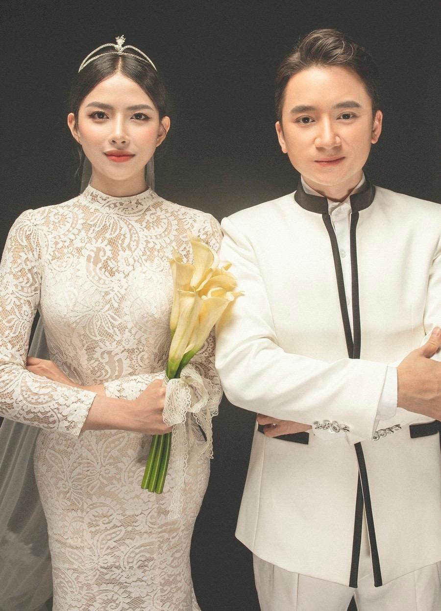 Chỉ vì khoe 1 tấm ảnh đi đăng ký kết hôn, vợ Phan Mạnh Quỳnh bị chỉ trích đến mức phải khóa Facebook - ảnh 7