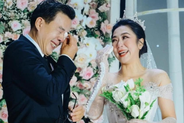 'Vua cá Koi' và Hà Thanh Xuân đã đường ai nấy đi chỉ sau chưa đầy 1 năm cưới nhau? - ảnh 4