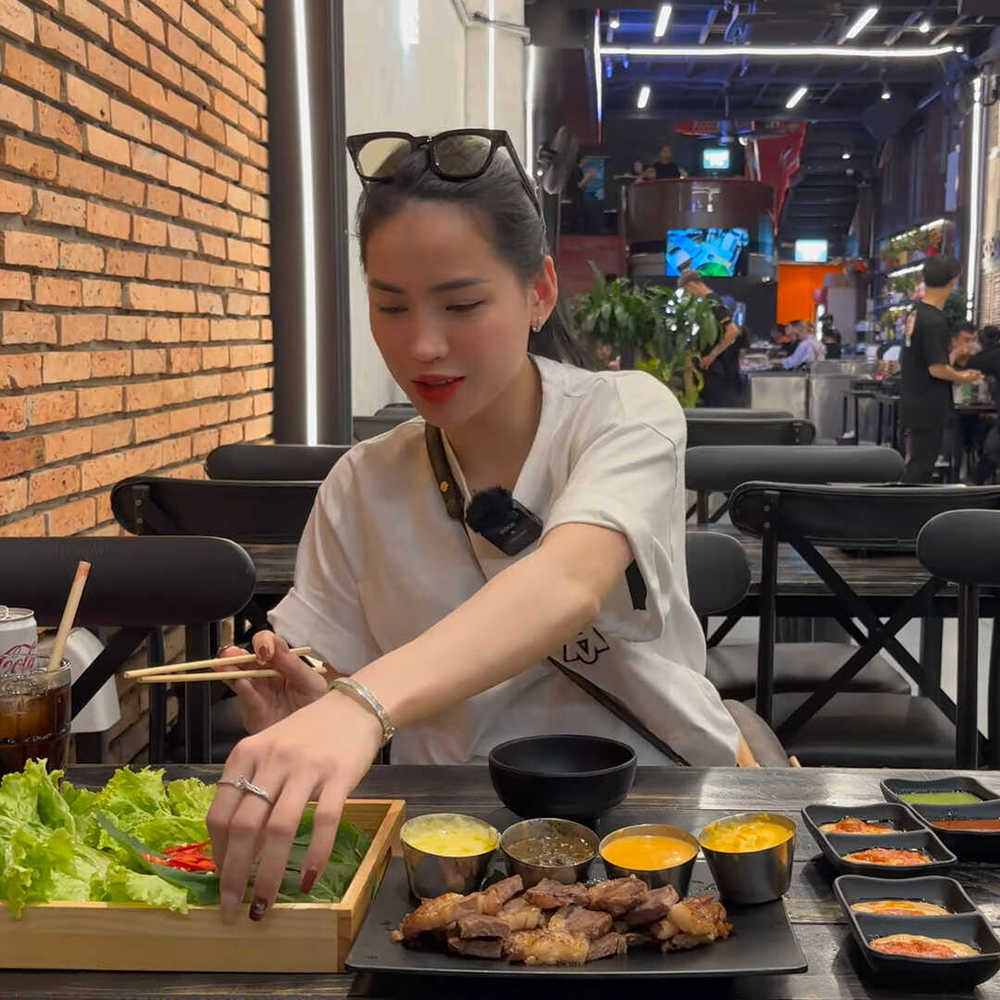 Hà Linh khen nức nở quán ăn của 'streamer giàu nhất Việt Nam': Quán hiếm hoi được 'chiến thần' khen từ đầu đến cuối - ảnh 4