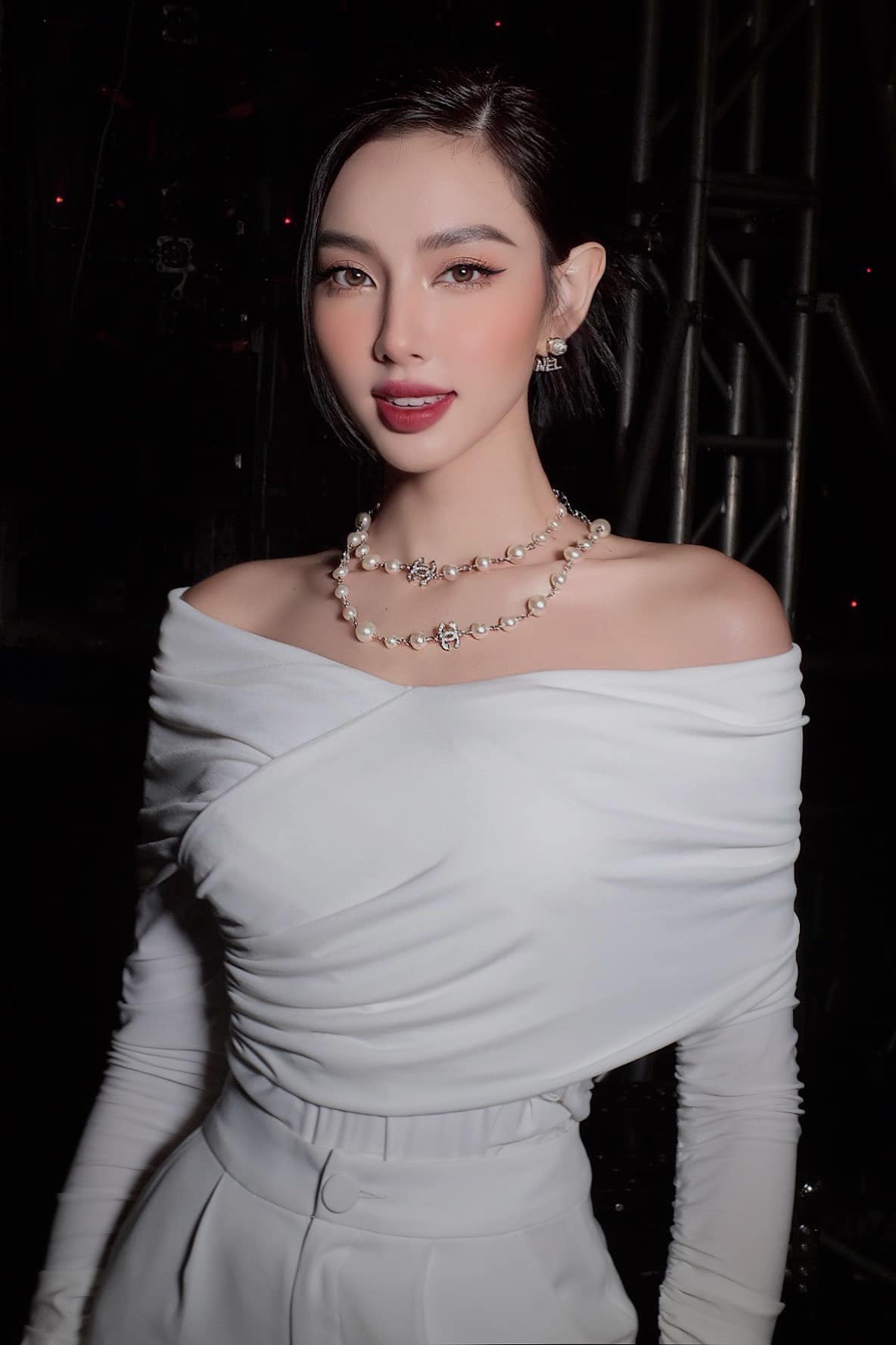 Thùy Tiên là hoa hậu 'làm nhiều nghề nhất Việt Nam', bất ngờ bị chỉ trích 'làm màu' - ảnh 1