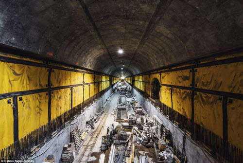 Nhật Bản xây đường ray tàu điện ngầm trong 3,5 giờ, nhanh bằng 8 vạn người làm trong 8 năm khiến thế giới kinh ngạc - ảnh 2