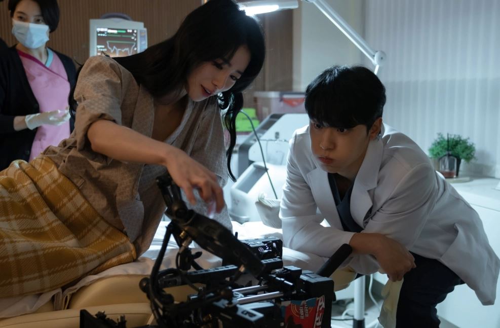 Lee Do Hyun và Lim Ji Yeon có rất ít phân cảnh tương tác cùng nhau trong The Glory