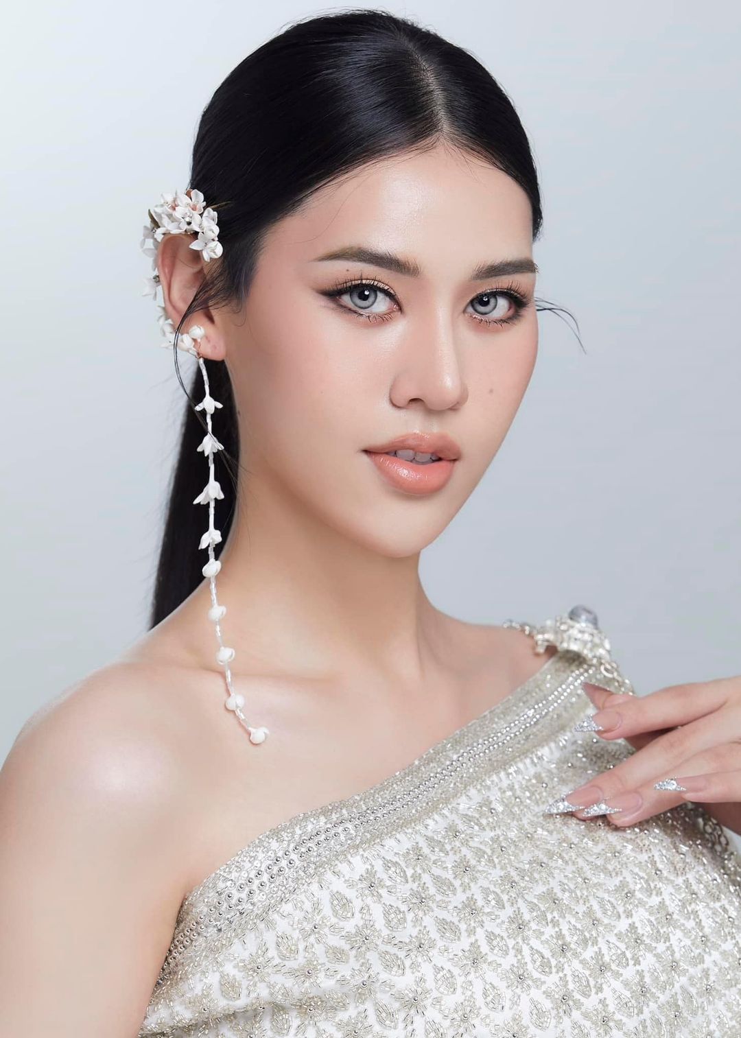 Người đẹp đăng quang Hoa hậu Chuyển giới Việt Nam 2023: Từng 'bỏ học' để làm phục vụ, công nhân - ảnh 5