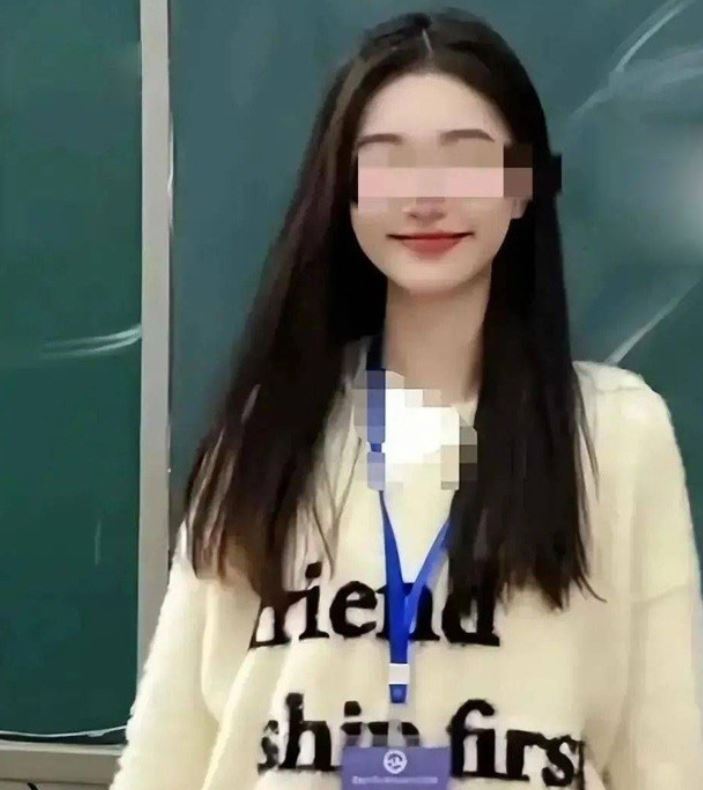 Hình ảnh được cho là cô giáo Tần được lan truyền trên mạng xã hội.
