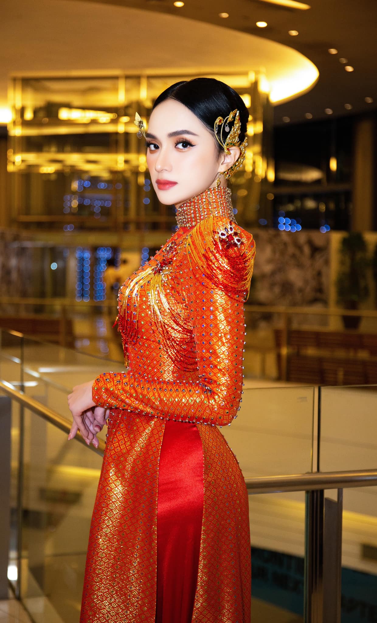 Hương Giang gây tranh cãi vì bất chấp tổ chức cuộc thi hoa hậu dù chưa được cấp phép.
