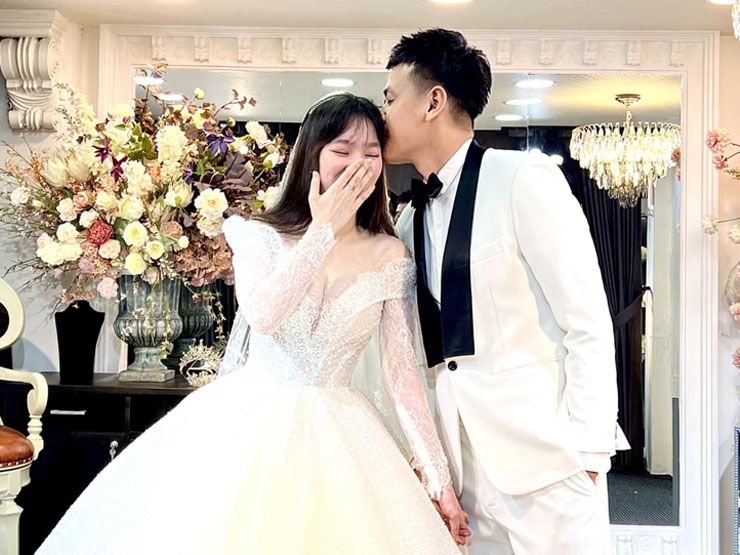 Lời 'bóc phốt' hài hước của Ngọc Bích về chồng khiến netizen dở khóc dở cười.