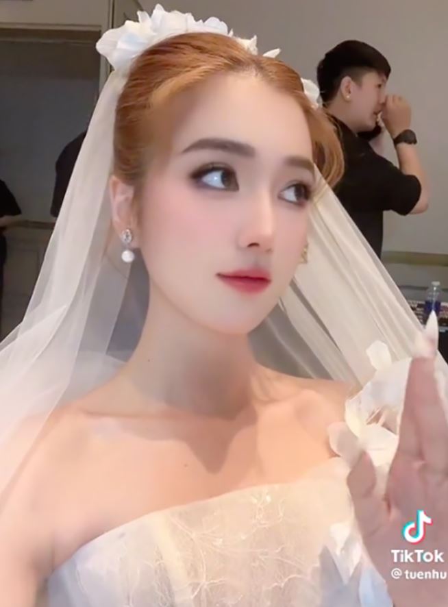 Tuệ Như xinh đẹp trong tạo hình váy cưới.