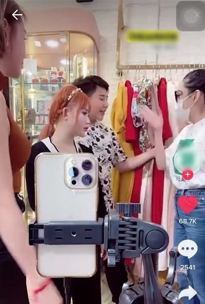 Livestream ghi lại cảnh xô xát xảy ra tại shop thời trang của Trang Nemo.