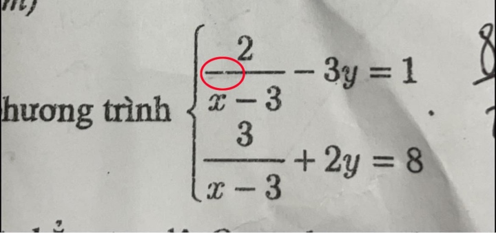 Đề thi Toán bị in mờ mực gây tranh cãi.