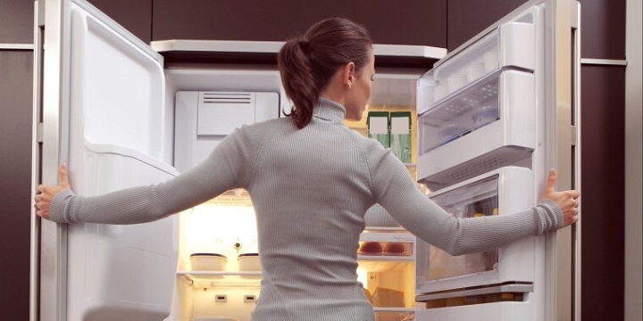 Không nên để ngăn đá của tủ lạnh trống (ảnh minh họa)