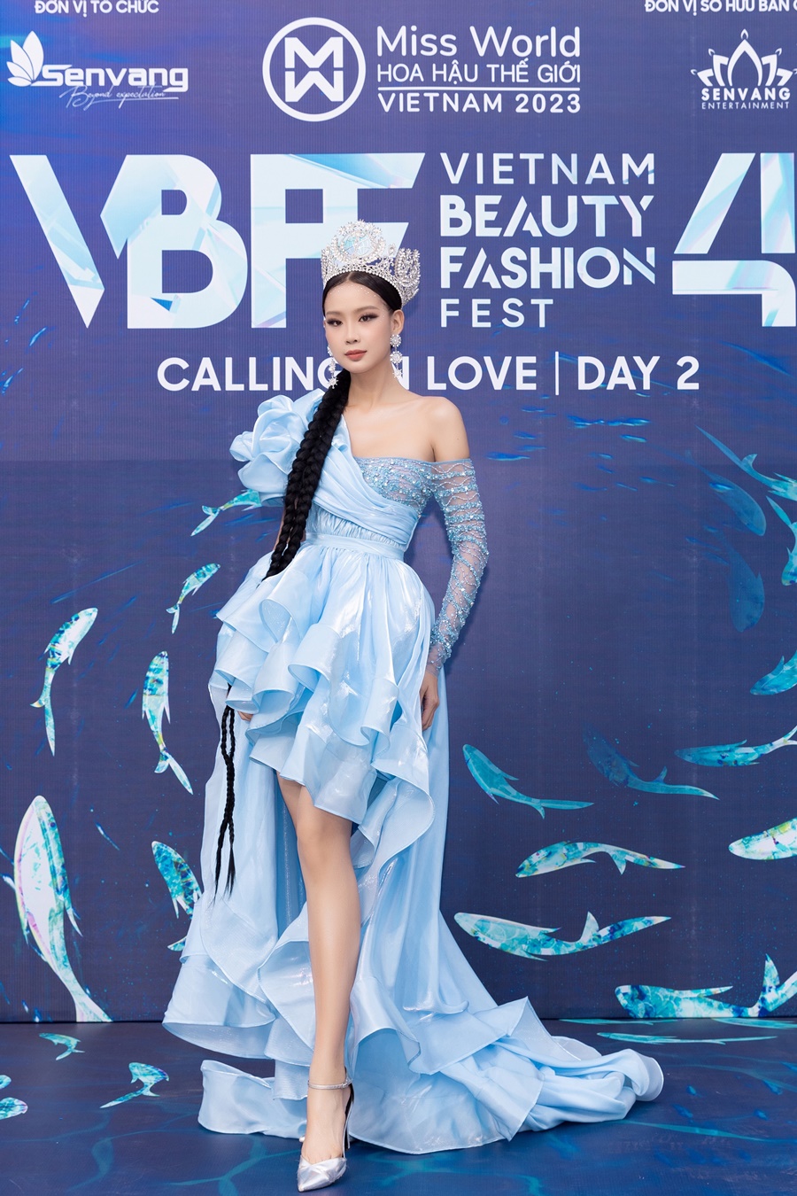 Dàn sao Việt 'càn quét' thảm đỏ Vietnam Beauty Fashion Fest: Mai Phương hoá nàng tiên cá, Thuỳ Tiên như công chúa - ảnh 2