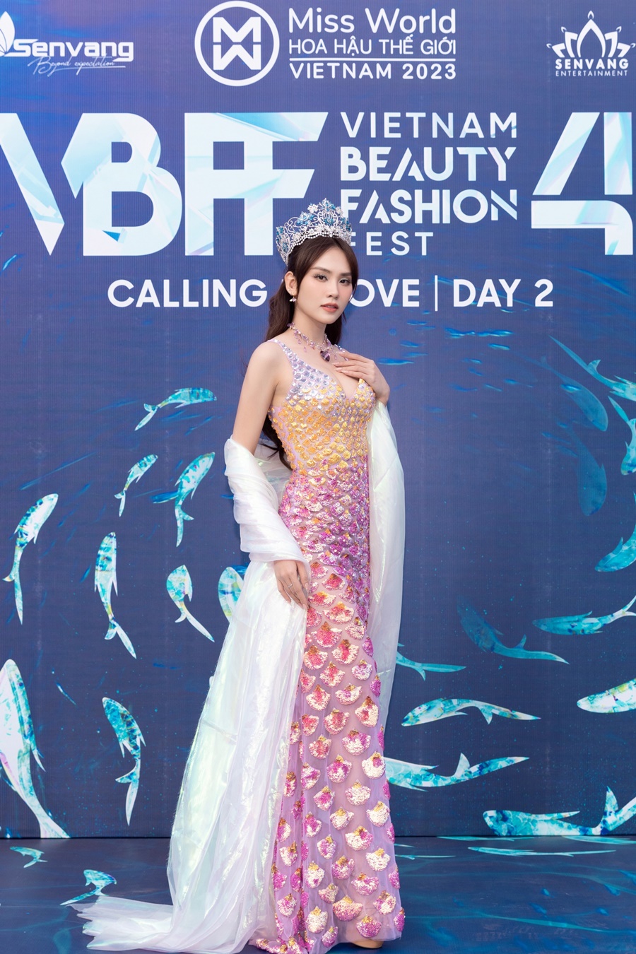 Dàn sao Việt 'càn quét' thảm đỏ Vietnam Beauty Fashion Fest: Mai Phương hoá nàng tiên cá, Thuỳ Tiên như công chúa - ảnh 1