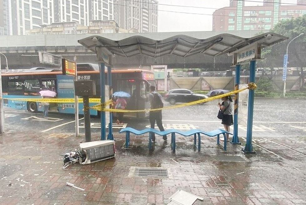 Trạm xe buýt nơi nữ sinh gặp nạn.