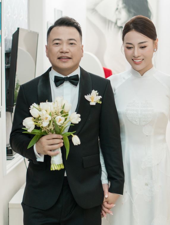 Shark Bình và Phương Oanh vừa kết hôn cách đây không lâu.
