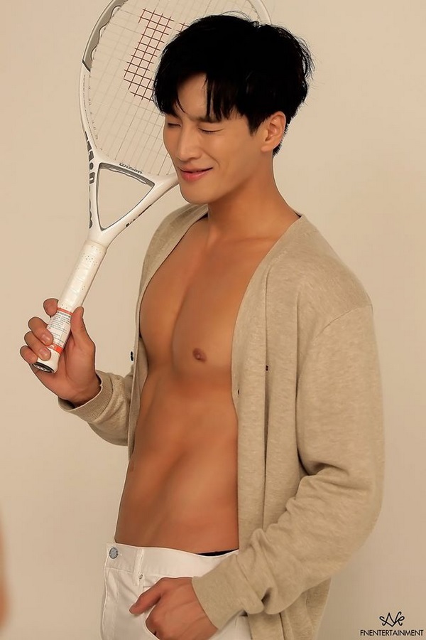 Danh tính bạn trai Jisoo (BLACKPINK): Nam thần có body hot nhất màn ảnh Hàn, từng có cảnh nóng gây sốc với Han So Hee - ảnh 3