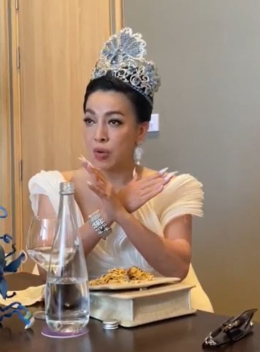 Bà Đường Thu Hương - trưởng BGK Hoa hậu Đại dương Việt Nam 2023 phản hồi khi phóng viên đặt câu hỏi về bạn trai của tân hoa hậu.