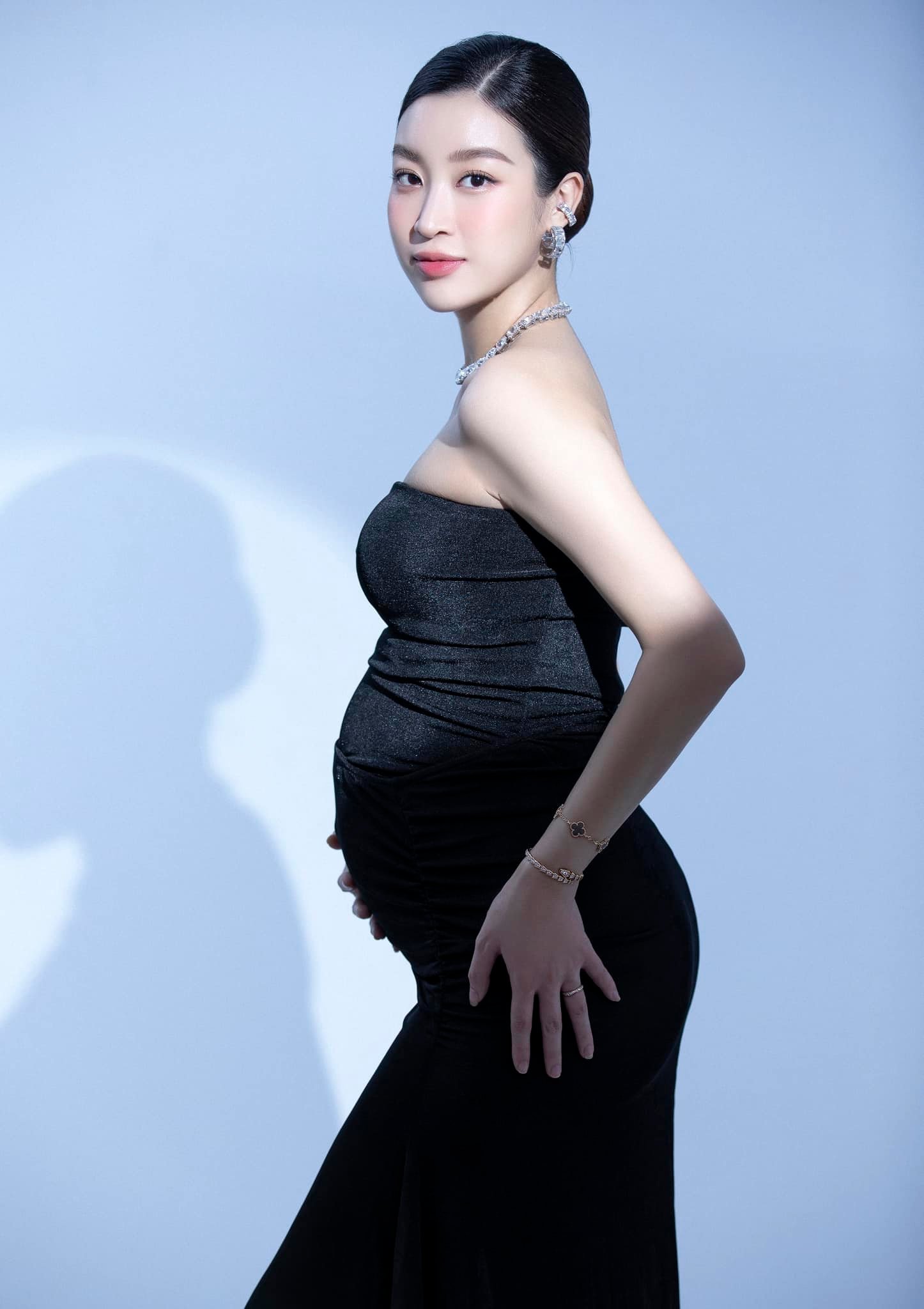 Đỗ Mỹ Linh khi mang thai con đầu lòng.