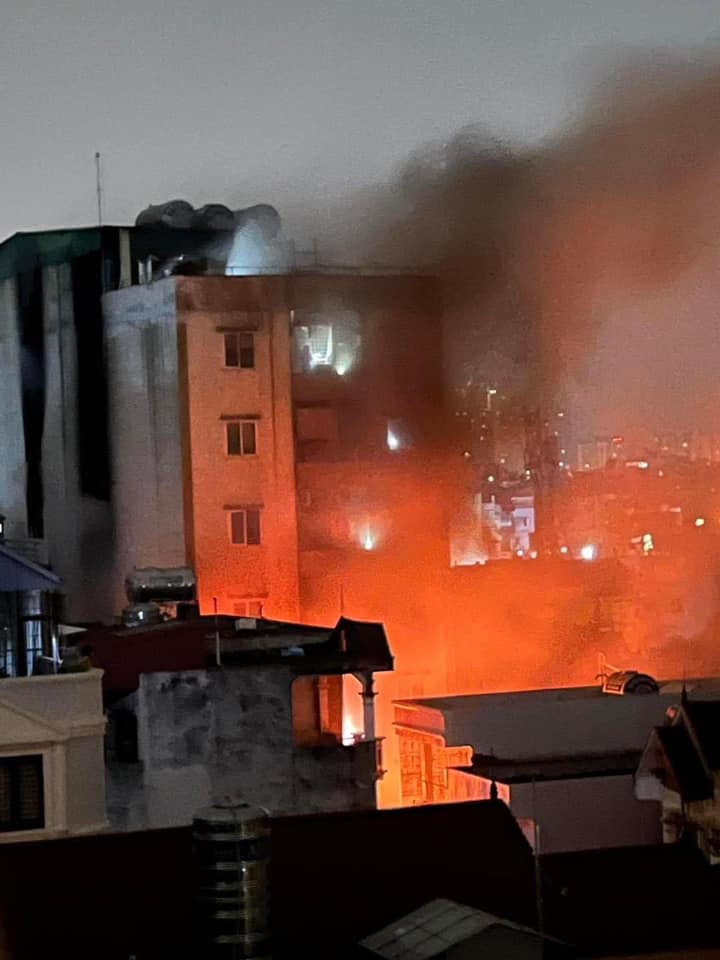 Vụ cháy kinh hoàng tại chung cư mini ở Khương Hạ