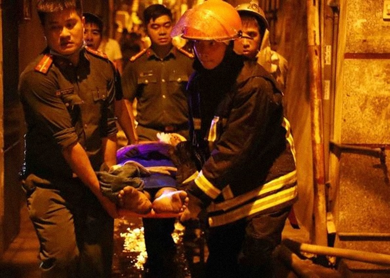 Vụ cháy chung cư ở phố Khương Hạ khiến 56 người ra đi