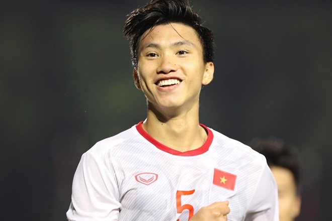 Đoàn Văn Hậu là một trong những nam cầu thủ trẻ nổi tiếng nhất hiện tại.