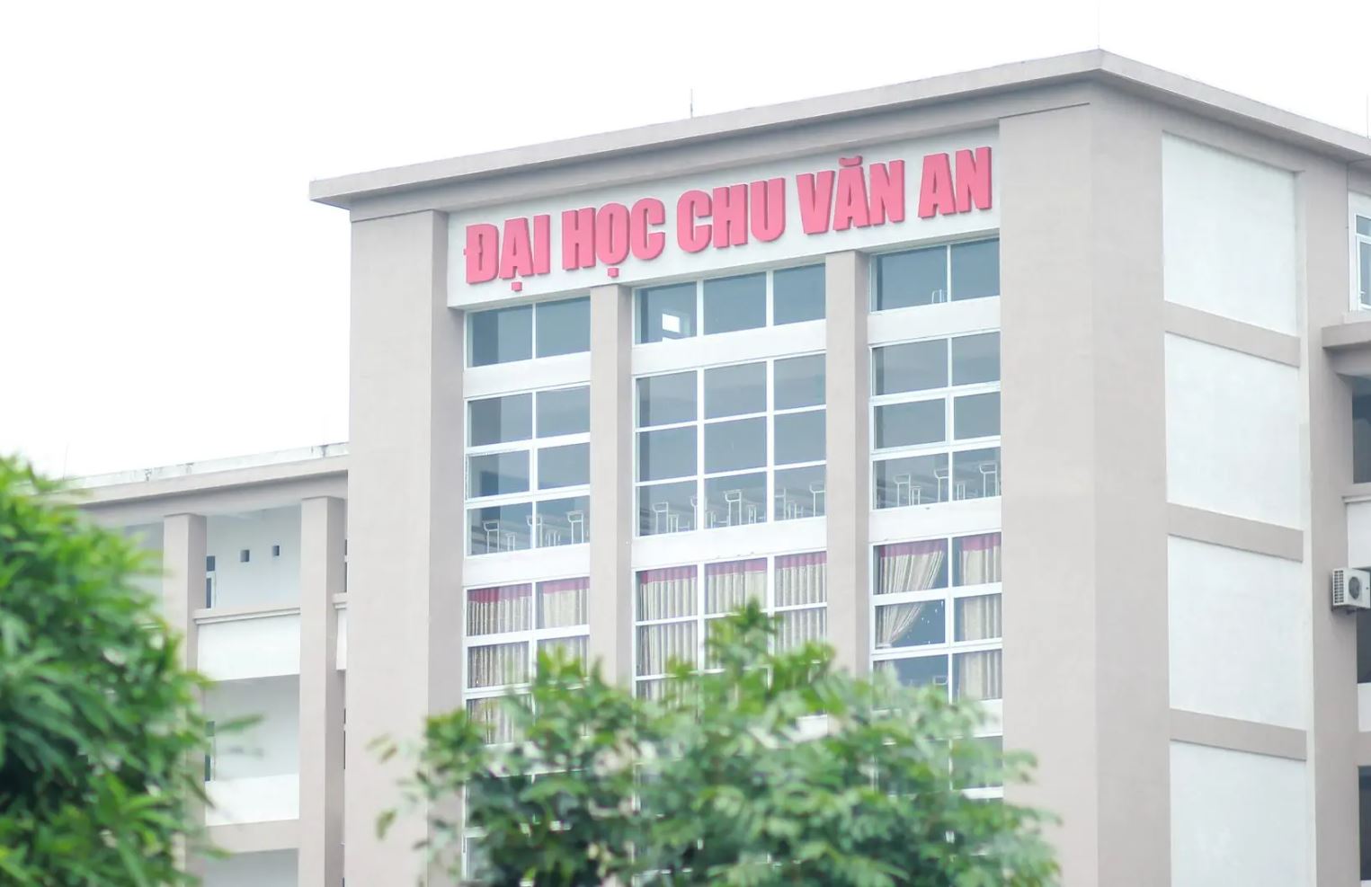 Đại học Chu Văn An.