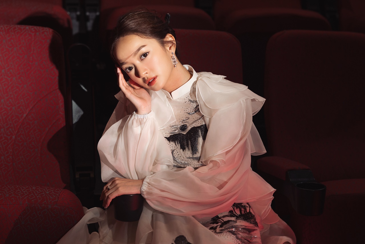 Kaity Nguyễn che mắt, không dám xem cảnh nóng của mình với Thuận Nguyễn trong 'Người vợ cuối cùng' - ảnh 2