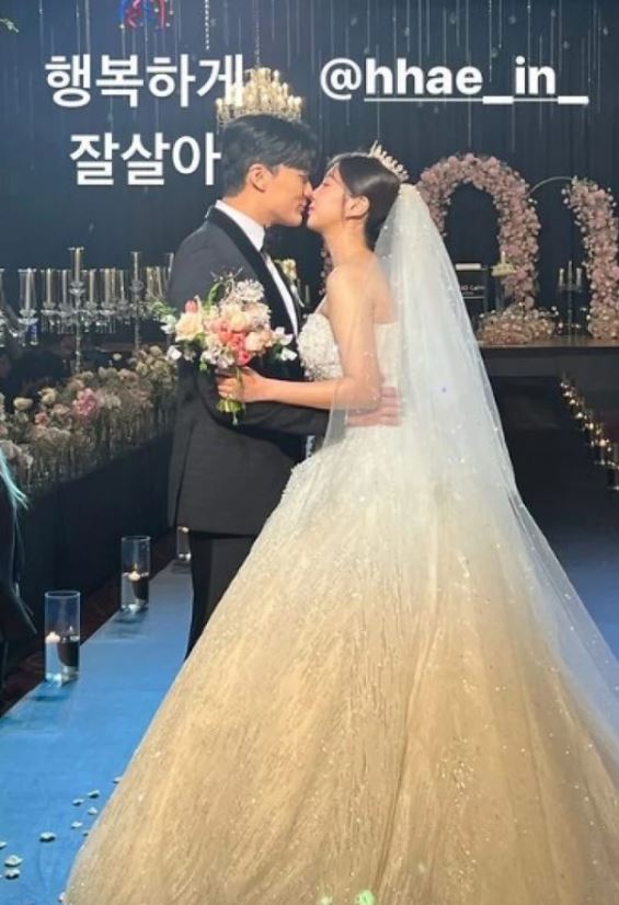 Nữ ca sĩ 'nóng bỏng' nhất showbiz bất ngờ kết hôn với bạn thân 10 năm, bầu 2 tháng vẫn 'quẩy' trong đám cưới - ảnh 2