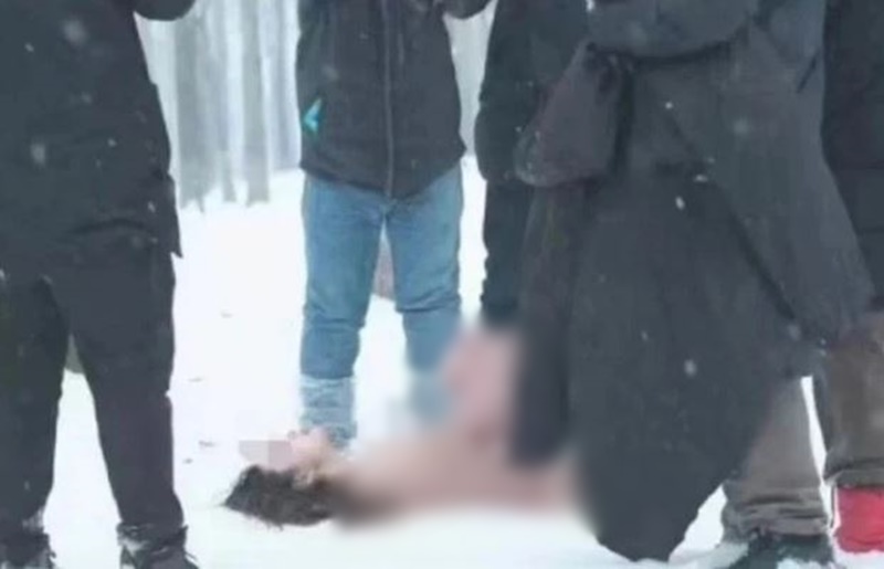 Rộ hình ảnh nghi nữ người mẫu ra đi nằm trên tuyết trong tình trạng không che thân, thực hư ra sao? - ảnh 2