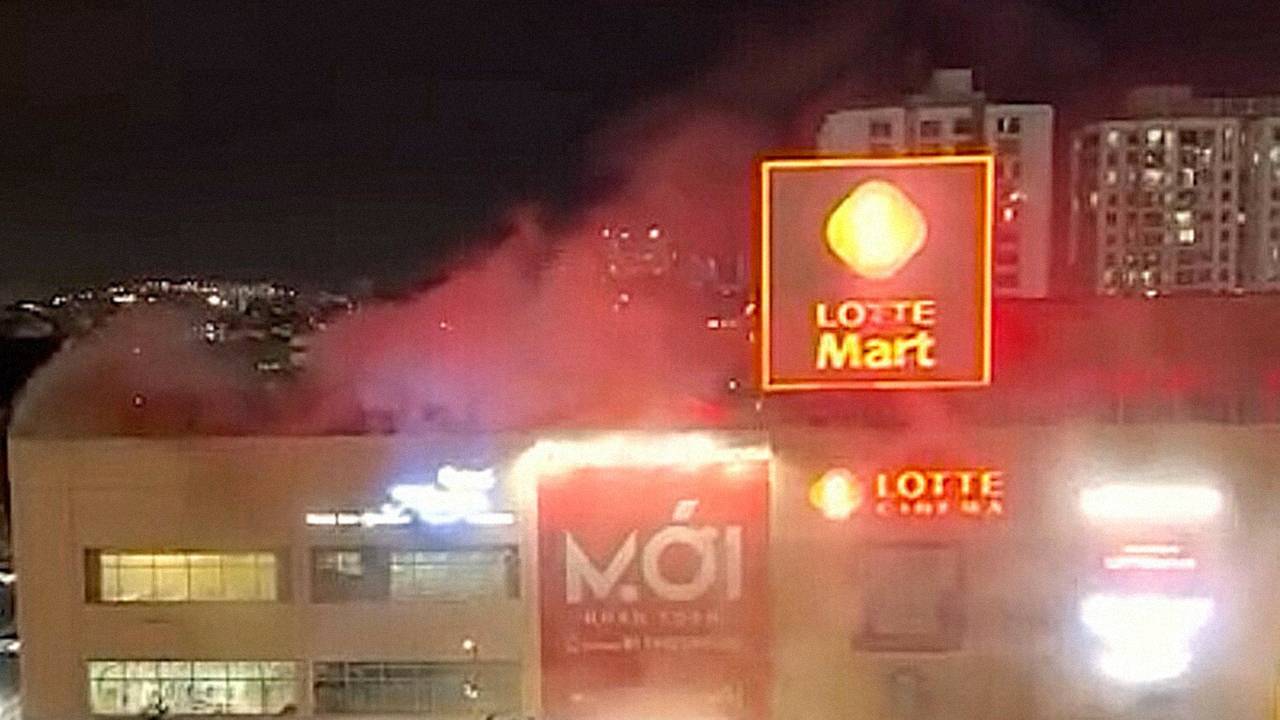 Hé lộ nguyên nhân vụ cháy siêu thị Lotte ở TPHCM: Người dân xôn xao vì lửa bắt nguồn từ 1 nơi quen thuộc - ảnh 3