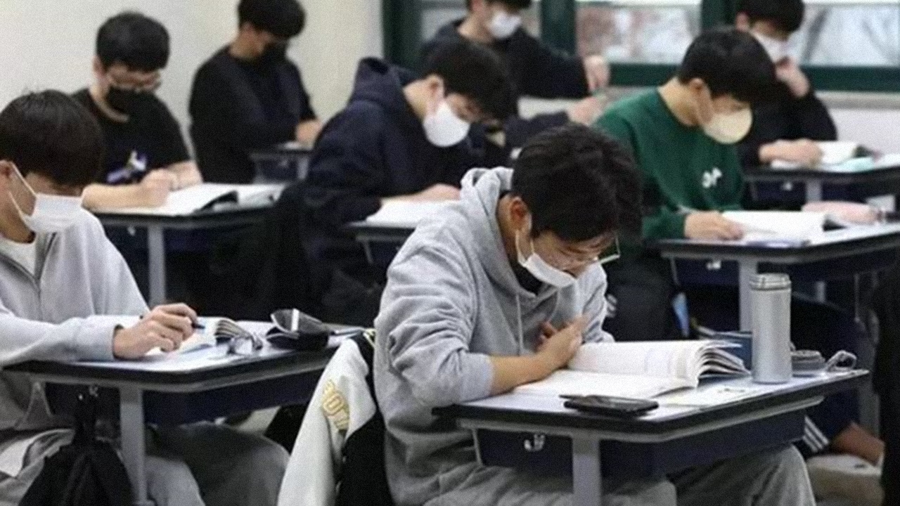 Kỳ thi Đại học ở Hàn Quốc rất căng thẳng