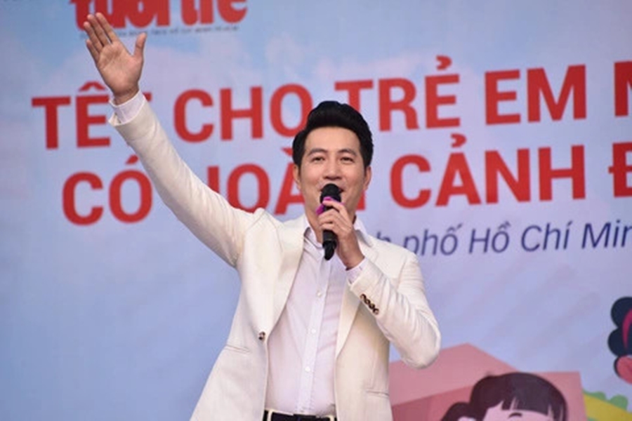 Nguyễn Phi Hùng thường biểu diễn ở nhiều chương trình tết