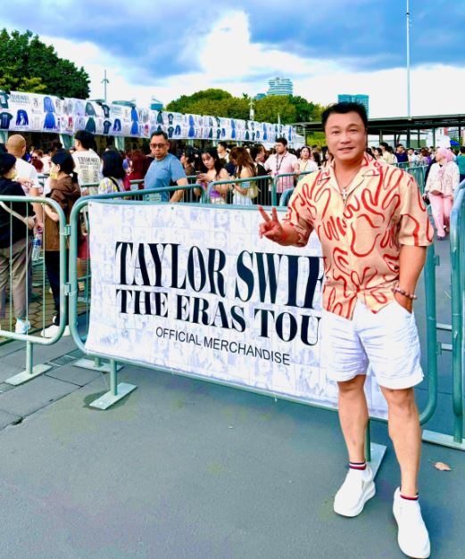 Lý Hùng săn vé VIP 'quẩy' tại Taylor Swift, Việt Trinh giải nghệ sống thảnh thơi trong nhà vườn 2.500m2 - ảnh 1