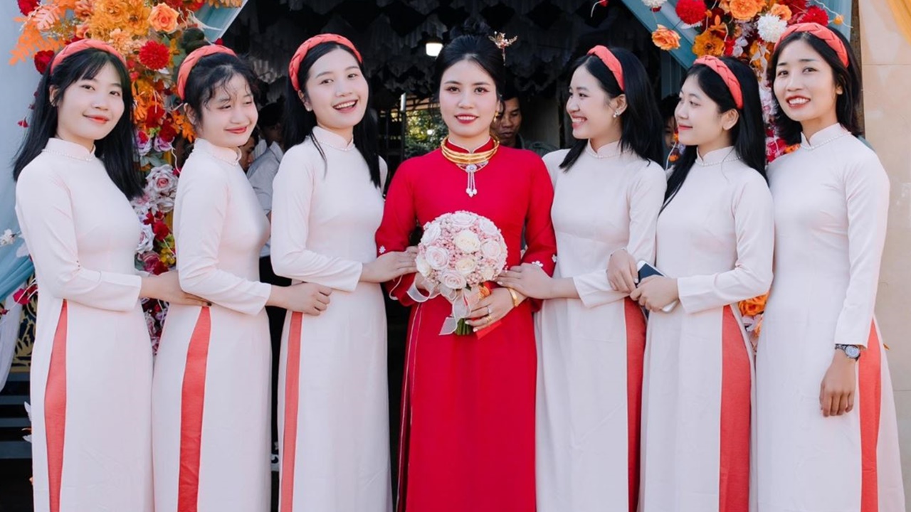 Ngưỡng mộ vợ chồng ở Đắk Lắk có 6 con gái xinh như mộng, cái kết rơi nước mắt khi xuất ngoại - ảnh 1