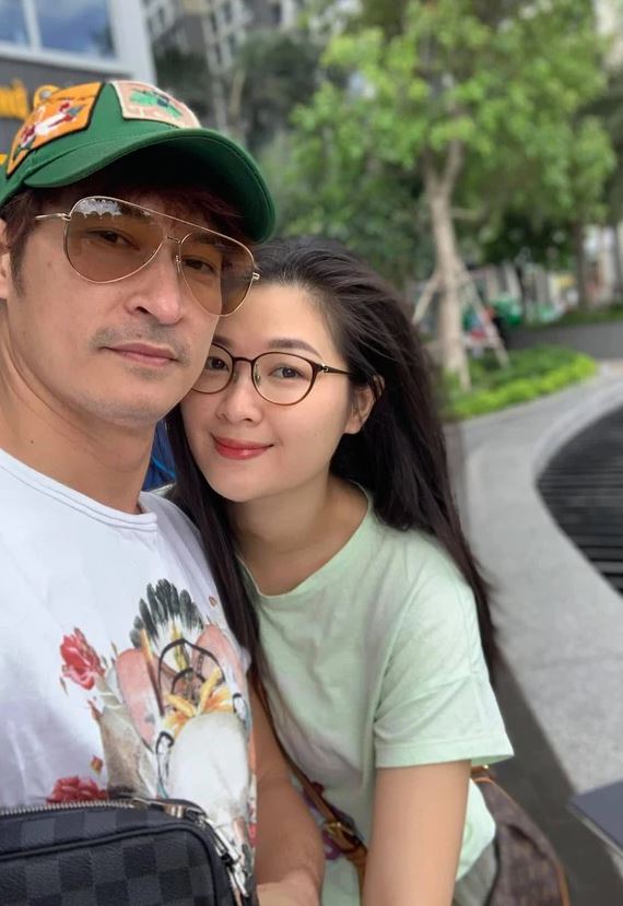 Huy Khánh và vợ