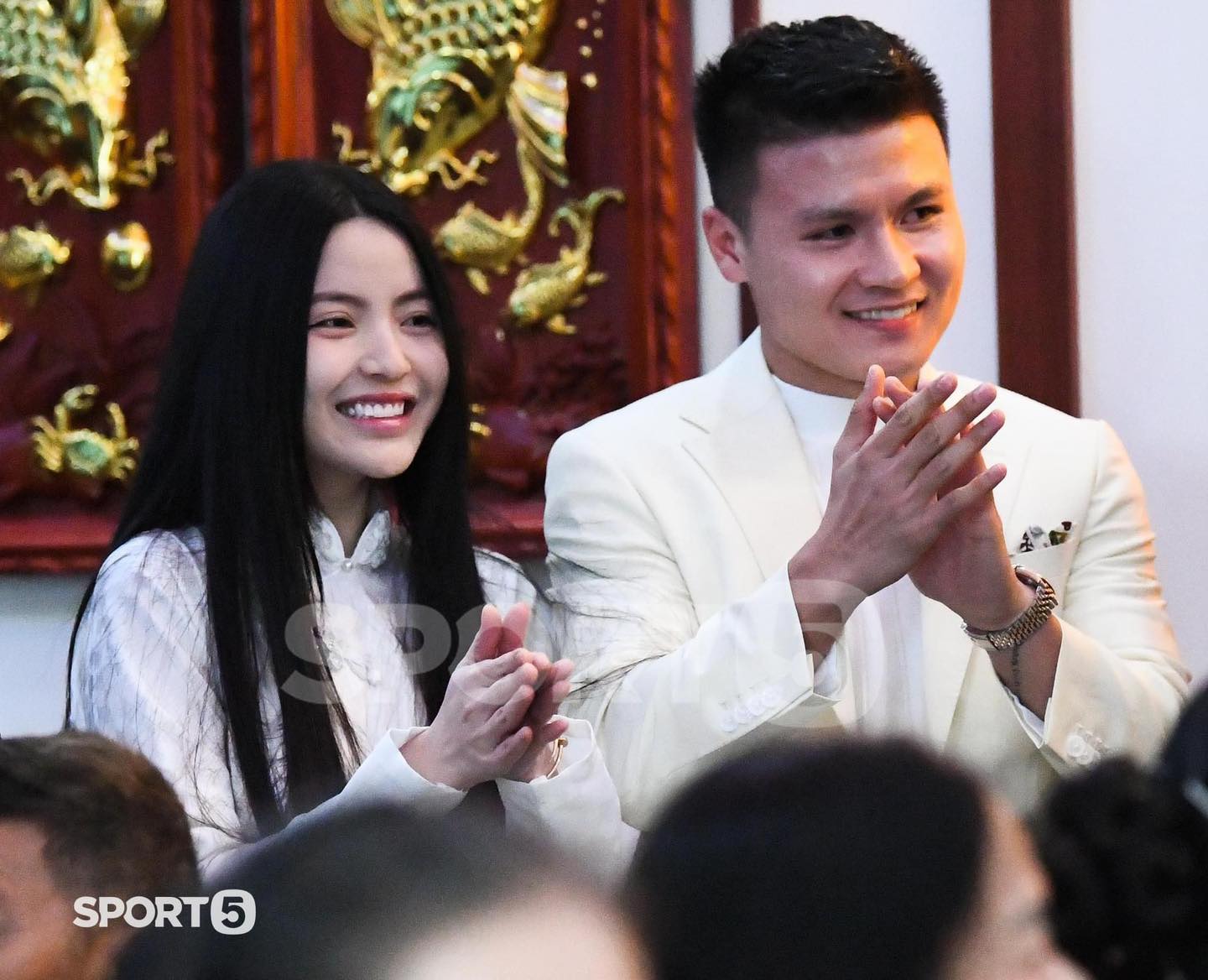Hé lộ thiệp cưới của Quang Hải - Chu Thanh Huyền, số lượng khách mời 'khủng' đến mức nào mà netizen trầm trồ - ảnh 4