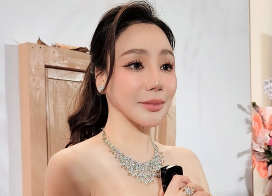 Nữ ca sĩ Việt hỏng cả mặt vì dùng kem trộn: Từng muốn đeo mặt nạ để sống, cơ thể bị 'biến chứng'? - ảnh 2